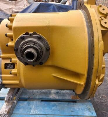 Qaşıqlar: Cat D9R buldozer. Transmisiya yenidir, orijinal Cat dır. Sifarişle — 1