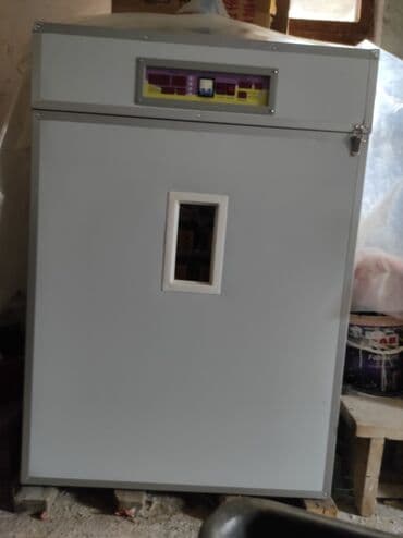 inkubator avadanlıqları: 1000 yumurtalıq inqubator Generator və yem üyüdən ilə birlikdə — 1
