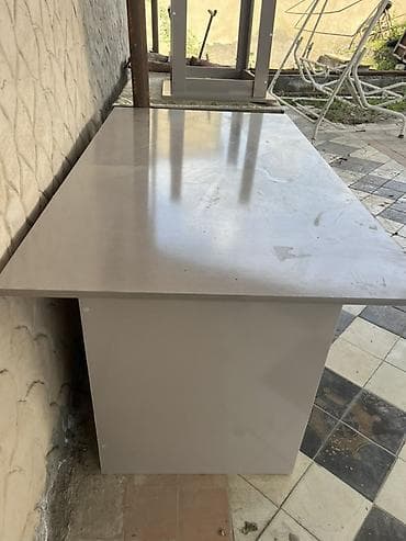 Konfrans zalı üçün, Dördbucaq masa