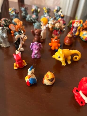 теннисный стол: Müxtəlif kolleksiya fiqurları dəsti - Təxminən 35+ ədəd kiçik — 4
