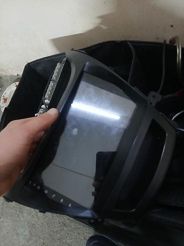 Dinamiklər və sabvuferlər: Avtomobil audio sistemi dəsti Dəst tərkibi: - 2 ədəd Pioneer — 8