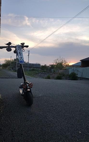 İşlənmiş Elektrik samokat 8", 751 - 1000 Vt, > 45 km/s