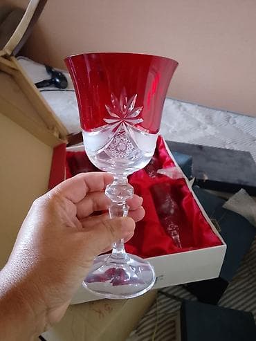 sap: Kristal dəst – qırmızı kəsim şərab qədəhləri və iri kristal meyvə qabı — 1