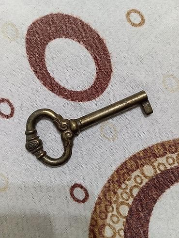 Məhsul: Antik tərzli borulu mexaniki açar Təsvir: - Material