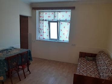 1 otaqlı kiçik mənzil/sahə - Sadə və işıqlı zal 2 otaqlı Addenli evdir