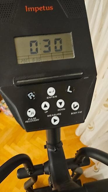 marka: Impetus Fitness VE4500 eliptik trenajoru - Marka/model: Impetus — 7