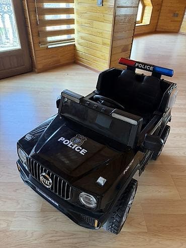 Uşaq elektrik polisi maşını – 2 yerlik, qara rəng Xüsusiyyətlər: - — 2