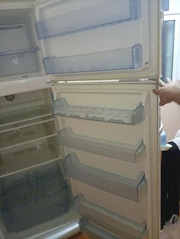 Elektronika: İşlənmiş 2 qapılı Beko Soyuducu Satılır, rəng - Ağ, Dolab içi — 3