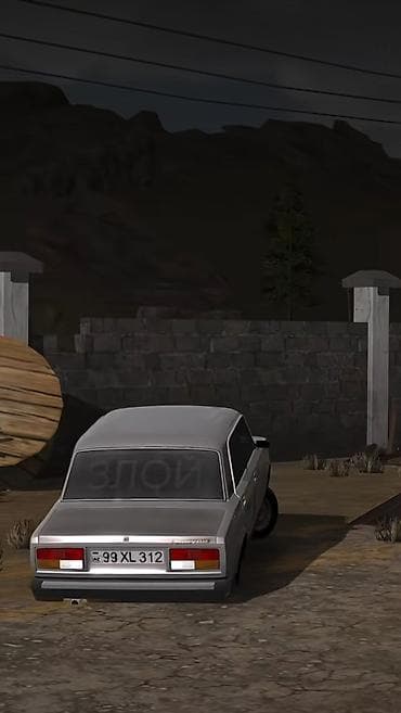 s class yan guzguleri: VAZ 2107, gümüş rəng. Arxa ötürücülü sedan, klassik “Jiguli” dizaynı — 1