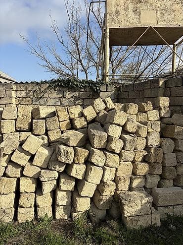 Декоративные панели для стен: Kubikler satilir.1denesi 0.30qepik.
Say olaraq 1000 dene var — 3