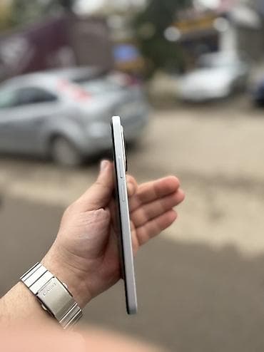telefon 64 gb: Honor X7d, 256 GB, rəng - Gümüşü, Sensor — 4