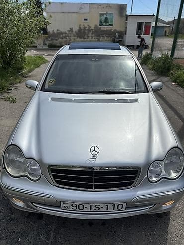 qirmizi 07: Mercedes-Benz C-Class: 2.5 l | 2006 il Sedan — 3