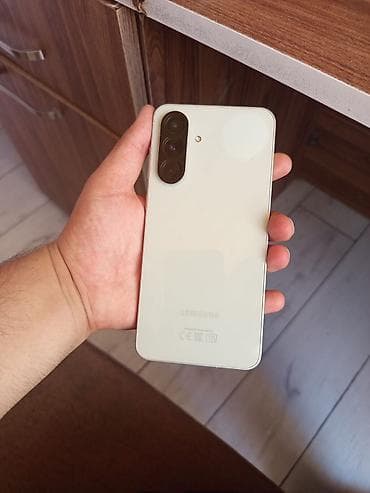 iphone 6s ekrani: Samsung Galaxy A56, 256 GB, rəng - Ağ — 2