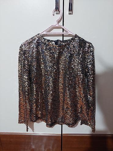 salvar: Payetli qadın bluzu - Model: uzunqol, dairəvi yaxa - Material: bütün — 1