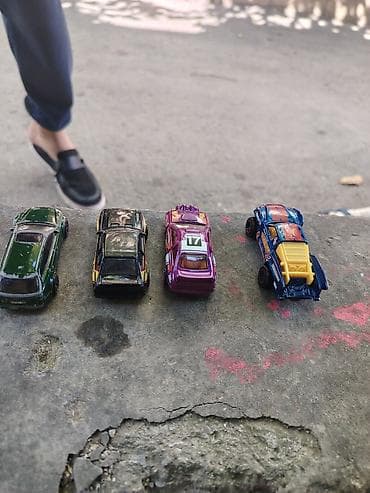 saatlar type 0: Hot Wheels Saatlı Audi Rs6,Audi Rally var Yaşıl olan Rs6 2₼ Mor olan — 3