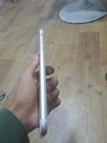 iphone 15 yığılma: IPhone 7 Plus, Qızılı, Barmaq izi — 2