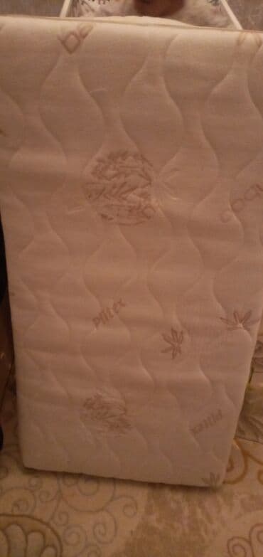 ikinci əl uşaq carpayısı: Oğlan və qız üçün, İşlənmiş, Beşik, Matras ilə, Yellənmə mexanizm ilə — 6