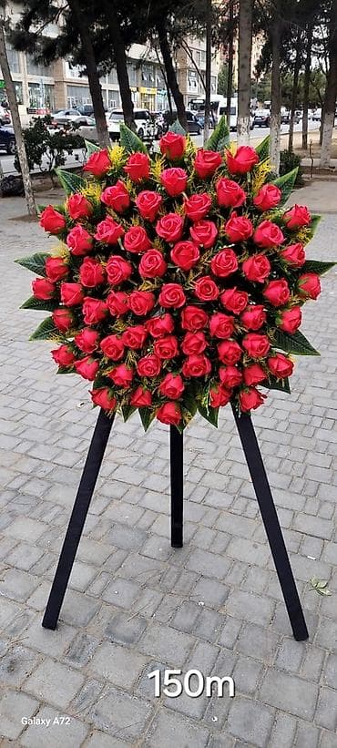 cələng: 🔴 Süni gül çələngləri 
🌐 Ün. Əcəmi m yaxinlığı 
📎 13 — 4