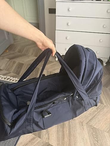 besik oyuncaq: Çıxarıla bilən beşikli araba, Yaş: 1-6 ay — 1