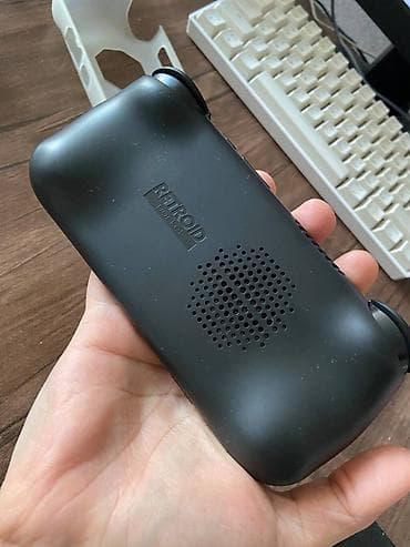 PS4 (Sony Playstation 4): Retroid Pocket 5 Mini Yeni kimidir, cox guclu konsoldur. Psp boydadi — 2