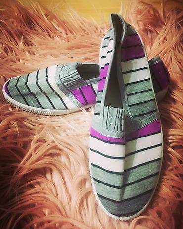 34 razmer: Ayaqqabi 34 olchude(stelka 22 sm), ustu parcadi, yumshagdi, yunguldi — 4
