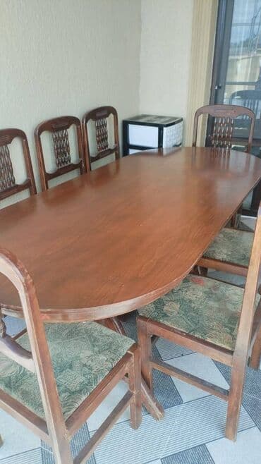 masa ve oturacag: Yaxşi veziyyetdedi — 1