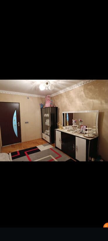 1 комнатная квартира студия: 5/5 mərtəbəli binada 5 otaqlı mənzil satılır.Super Təmirlidir. Real — 9