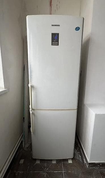 soyuducular satışı: İşlənmiş 2 qapılı Samsung Soyuducu Satılır, rəng - Ağ — 1