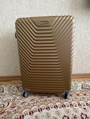 LODE brendinin qızılı rəngdə sərt korpuslu səyahət çamadanı L razmer — 5