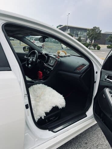 kia optima monitor: Kia Optima: 2 l | 2014 il Sedan — 9