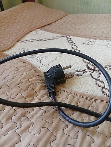 komputer şəkilləri: İşlənmiş UPS, < 500 Vt, Rozetkaların sayı - 2 — 2