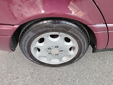 mercedes benz c class: Mercedes-Benz C-Class: 1.8 l | 1996 il Sedan — 8