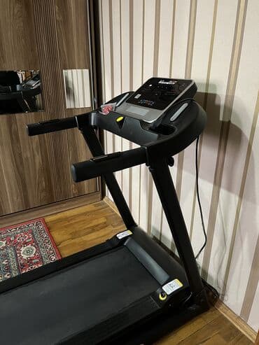 ikinci əl qaçış aparatı: Qaçış trenajoru 
7 ay istifadə olunub, hər funksiyası yerindədir — 4