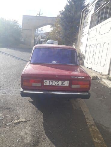 ваза напольная стеклянная высокая без узора: Lada 2107 sedan – klassik VAZ modeli - Kuzov: 4 qapılı sedan, qırmızı — 8
