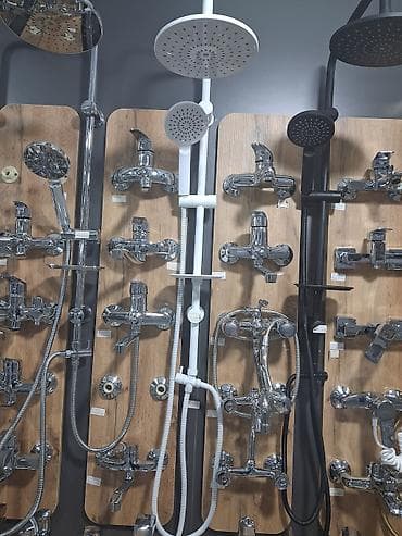Ağ rəngli ikiqat duş sistemi - Üst yağış duşu: geniş diametrli