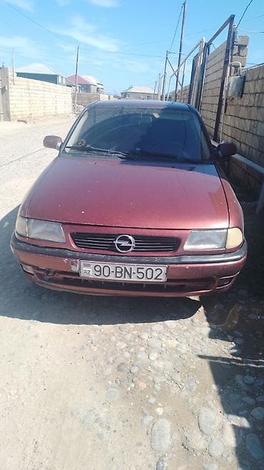 opel astra 1995: Model: Opel Astra F, 5 qapılı hetçbek Rəng: tünd qırmızı (metalik) — 5