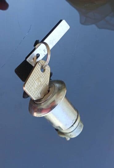 lada qapi: Qapinin zamoku
unvan Hovsan — 1