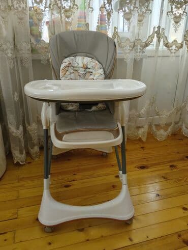 Uşaq yemək stulu - Çoxfunksiyalı, təkərlərlə hərəkət etdirilən model