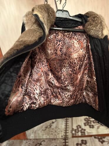 Dəstlər, kostyumlar: Kurtka tülku mexidi moskivada almisam50azn satiram S razmerdi — 3