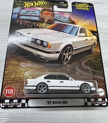 диски bmw 1: Hot Wheels Premium – Boulevard seriyasından ‘91 BMW M5 (E34) model — 1