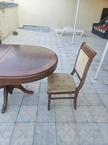Türkiyə istesalı oval açılan stol.6 döşəkli stulu heç bir zədəsi