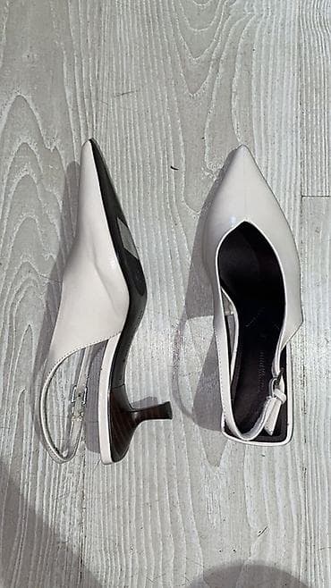 Tuflilər: Tuflilər, Stradivarius, Ölçü: 36, rəng - Bej, Yeni — 2
