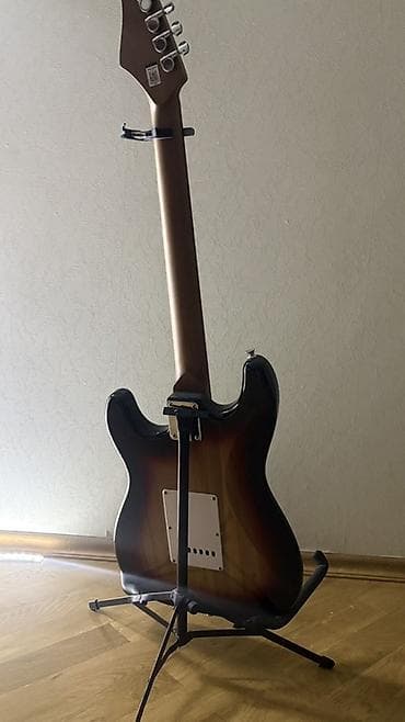 squier: Elektrik gitara dəsti. real aliciya endirim olacaq‼️ Dəstə şəkildə — 3