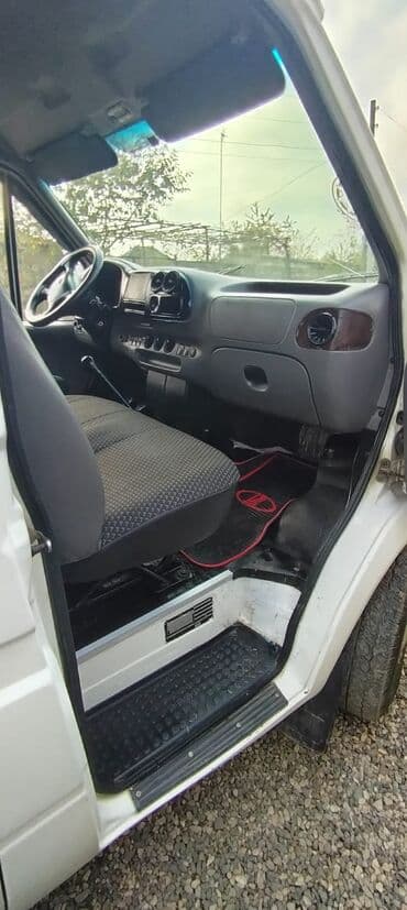 mercedes surətlər qutusu: Ford Transit: 2.5 l | 1999 il 8555607 km Van/Minivan — 13