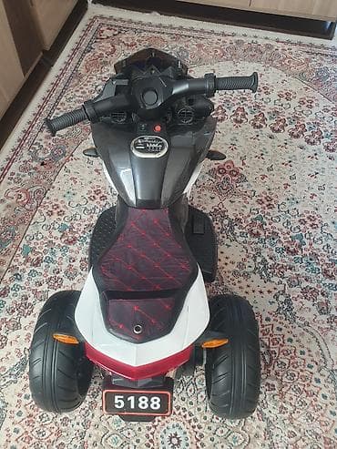 maşın üçün apteçka: Uşaq üçün elektrikli üçtəkərli motosiklet musiqili uizbisi flaşka yeri — 4