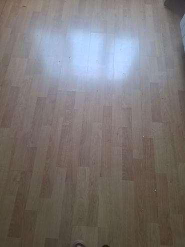Laminat texmini 60-70 kv Qiymet 5 azn (1) kv Sökulub verilecek. Unvan