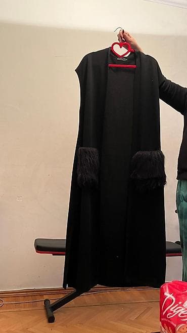 Qara rəngli uzun papaqlı jilet/kardiqan - Model: qolsuz, açıq önlü — 1