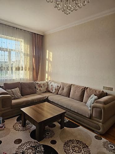 divan ustu ortuk: Künc divan 380 azn satılır açılır, bazası var ünvan Qaraçuxur ✨ Pərvin — 1