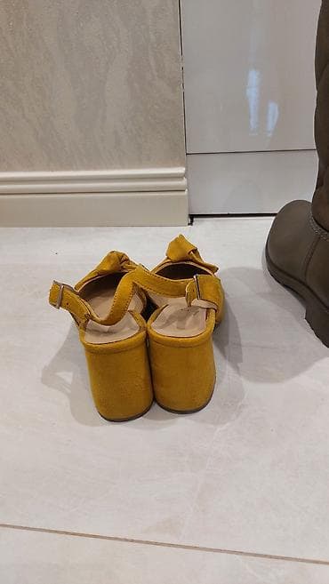 женские мятные туфли: Qadın ayaqqabısı – sarı/xardal rəngli, süet material - Modell — 3