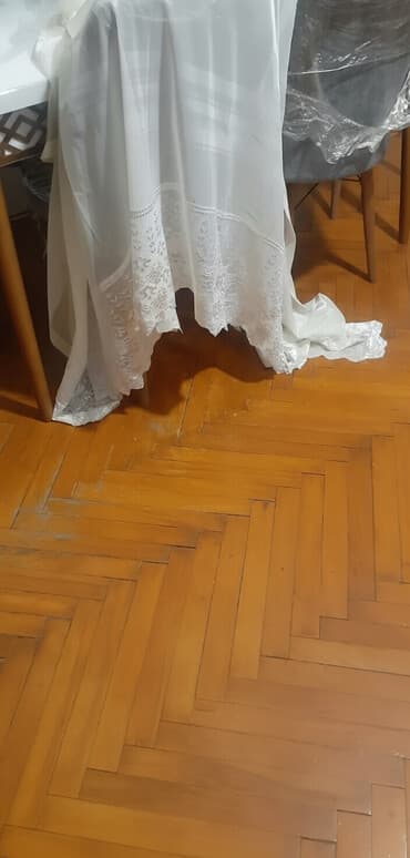 tül parçalar: Yaxşı vəziyyətə qiyməti 20 manar Məhsul: Ağ dekorativ tül pərdə — 2